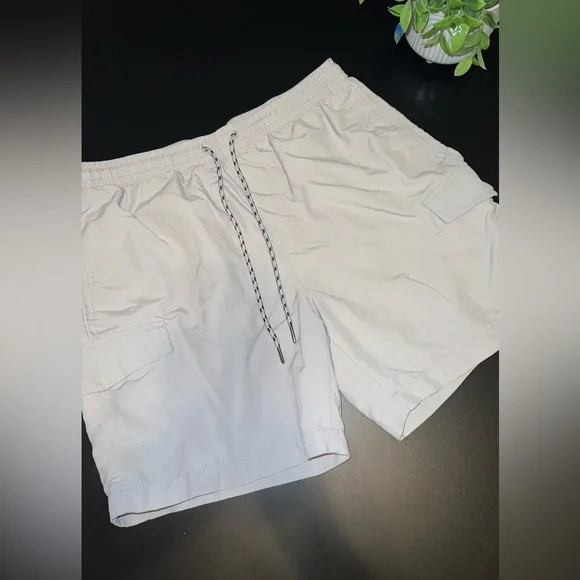 Original Use Men’s Woven Gray Cargo Shorts Size Medium Like New - Picture 1 of 6